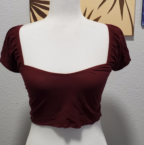 Crop top - Picture 2 of 3